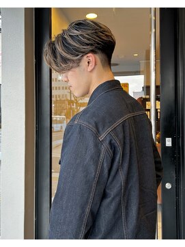 ディーカヘアー(Di KA HAIR) ハイライト/メンズセンターパート/TAKUMI