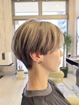 ヘアメイク アリエス 岩切店(HAIR MAKE aries) 上品ハイトーンマッシュショート 仙台 20代30代40代 大人ヘア