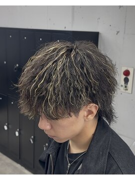 オーバル ジングウマエ(OVARL jingumae) 縦落ちツイストスパイラルツイストハイライトパーマ