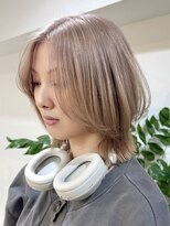 サンク 原宿 表参道(cinq) くびれミディアムレイヤーカット顔周りレイヤーヘーゼルベージュ