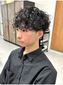 センターパート波巻きパーマニュアンスパーマ