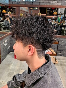 フォーコーナーズカットショップスリーセント 栄(FourCornersCutShop 3/cent) 【　ツイストスパイラルパーマ　】