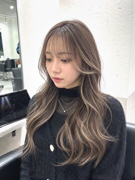 シエラ 心斎橋(CIERA.) オリーブグレージュクラゲヘアミルクティーグレージュミニボブ
