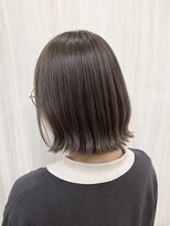 ココカラヘアー ニコ(cococara hair nico)&nbsp;切りっぱなしくびれボブ/グレージュ
