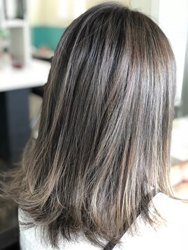 アリア トータルビューティー(Aria total beauty) 外国人風ハイライトグレージュグラデーション