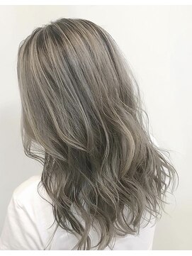 エール(a:le) グレージュバレイヤージュ