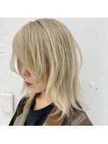 クク(QUQU)&nbsp;ホワイトブロンドウルフ