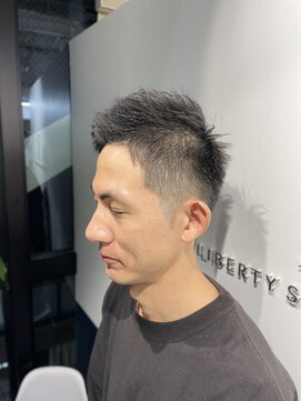 リバティシェアバーバー 銀座(LIBERTY SHARE BARBER) ビジネスショート/銀座/東銀座/有楽町/新橋/〈銀座〉理容室