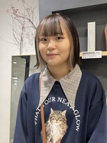 ラミエバイメルト 下北沢(lamie by melt)&nbsp;インナーカラーグレーベージュ前髪ブリーチ切りっぱなしボブ