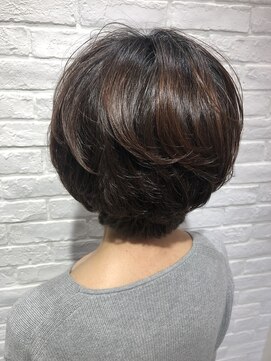 アッシュ 練馬店(Ash) 大人女性のショートスタイル