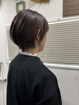 みっつんち くびれショート 明るい白髪染め