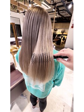 トゥルース 獨協大学前店(Hair&Make TRUTH) サラサラグレージュ