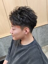 ニアウ 伊勢崎連取店(Niau)&nbsp;刈り上げショートセンターパートスパイラルパーマ