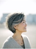 グレイヘアをいかすナチュラルマッシュショート