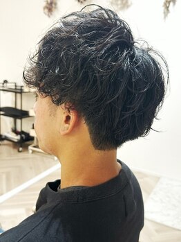 アンドユー(& you.)の写真/メンズパーマで新しい自分に出会いませんか？再現性の高いスタイルで毎朝のスタイリングも楽に決まる◎
