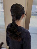 アヴェイル ヒロオ(a'vail Hiroo)&nbsp;艶感たっぷりのタイトポニーテールアレンジ