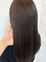 クワリ グレージュカラー
