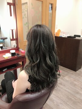 ヘアーメイク ナユタ(hair make nayuta) 白髪染め　ブルーグレージユゆるふわカール