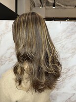 エミュスト(Emuest) グレージュ☆ハイライト