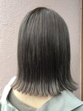 シェノン(Chainon) ハイトーンなグレージュカラー