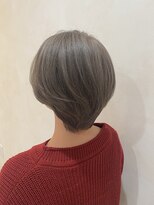 ヌーク(nuuk) グレーベージュ/ヴェールカラー/前髪なしショート