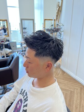 コワファースト  させぼ五番街店(COIFF1RST) フェード×フェザーアップ☆