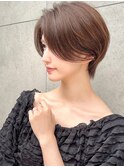 シンプルだからこそ美しさが引き立つくびれショート