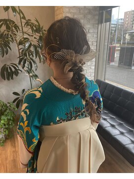 ベーシス(Basis) 卒業式ヘアアレンジ