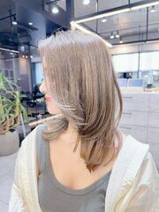 くびれヘア/韓国ヘア/ミディアム/前髪/小顔カット/透明感カラー