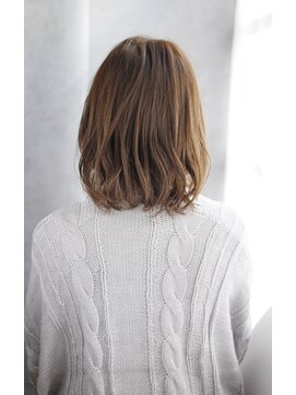 シュシュット(chouchoute) レイヤーカットウェットヘアデザインカラーオリーブベージュ/187