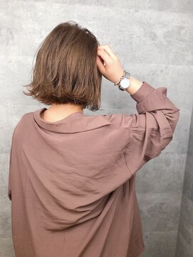 アンダーバーホワイト 高槻店(_WHITE) ハイトーンボブ