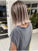 shou春のトレンド外国人風バレイヤージュとマロンベージュのボブ