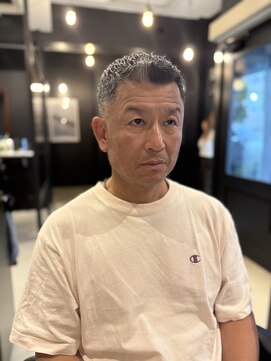 ザマンリバレッジニューヨーク(THE MAN LeverageNewYork) MEN’S HAIR/サーフカール/刈り上げセンターパート/広尾駅