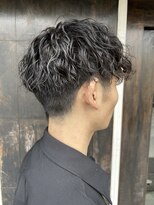 クルー ひたちなか(C.R.E.W) 刈り上げセンターパート/波巻きツイストスパイラル/ひたちなか