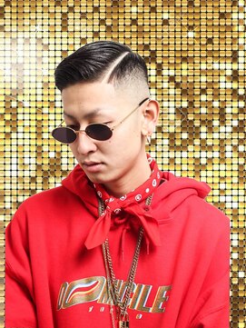 メリケンバーバーショップ フクオカ(MERICAN BARBERSHOP FUK) サイドパートショートスパンコールワイルドアップバングb6