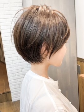 ビュー トウキョウ(VIEW TOKYO) 渋谷　20代30代40代大人フェザーバングショートボブ