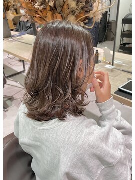 ベルム(Belme) ラベンダーグレージュ×ミディアムウルフ