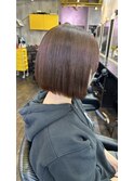 レッドブラウン×前下がりボブ