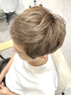 グラッシー センター北店(GLASSI) 白髪ぼかし★ハイトーントープグレージュ★ベリーショート★坂田