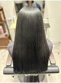 暗髪美髪ロングストレート 卵型を暗髪で骨格補正スタイル