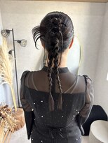 エレ('ele)&nbsp;タイトなカチモリアレンジ