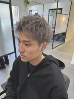 オンリーケアバイジャパン(ONLY CARE by JAPAN)&nbsp;ホワイトベージュ×アップバングショート