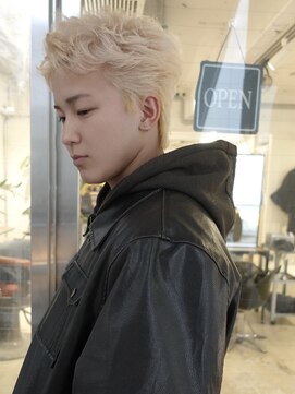 ノラ シブヤ(NORA) アクティブショートハイトーンミルクティーブロンド金髪ショート