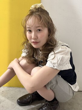 シイ(SIE) 人気のヘーゼルベージュとgirlyアレンジ♪