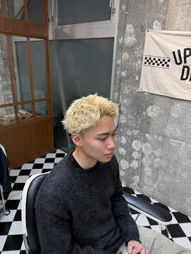 フランクス バーバー ウエストトウキョウ 吉祥寺店(FRANK’S BARBER WEST TOKYO) 波巻きツイストスパイラルリバースセンターパートニュアンスパR