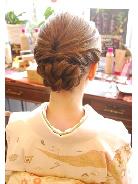 ベル(BELL) 和風すぎない着物アップスタイル【BELL桜新町/用賀】