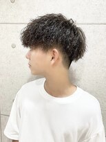 シロ 船橋(白silo)&nbsp;ツーブロックマッシュ/波巻き/ハイライト/束感[船橋駅/船橋]