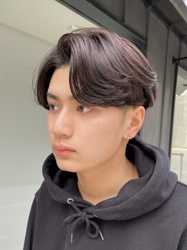 スー 渋谷(suu) メンズヘアニュアンスパーマセンターパート刈り上げなし