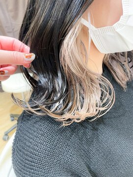 ネオリーブ チロル 横浜西口店(Neolive CiroL.) ホワイトシルバーボブレイヤーイメチェンインナーカラー【横浜】