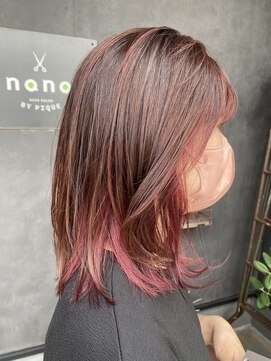 ナナ バイ ピケ(nana by pique) 軽やかミディアムヘア/ベビーピンクのインナーカラー/30代40代